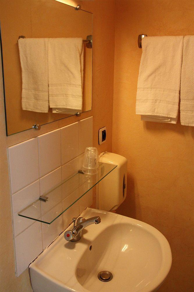 Hotel Des Lices - Angers Buitenkant foto
